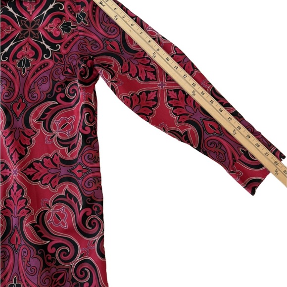 Chico's Red and Black Paisley No Iron Ladies Button Up, Size 1/M - Picture 3 of 8